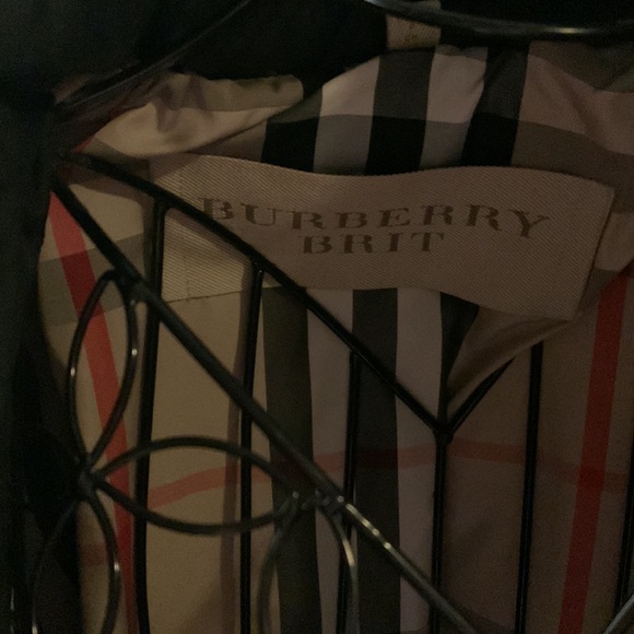 BURBERRY Goose Down Winter Parka - Picture 4 of 16